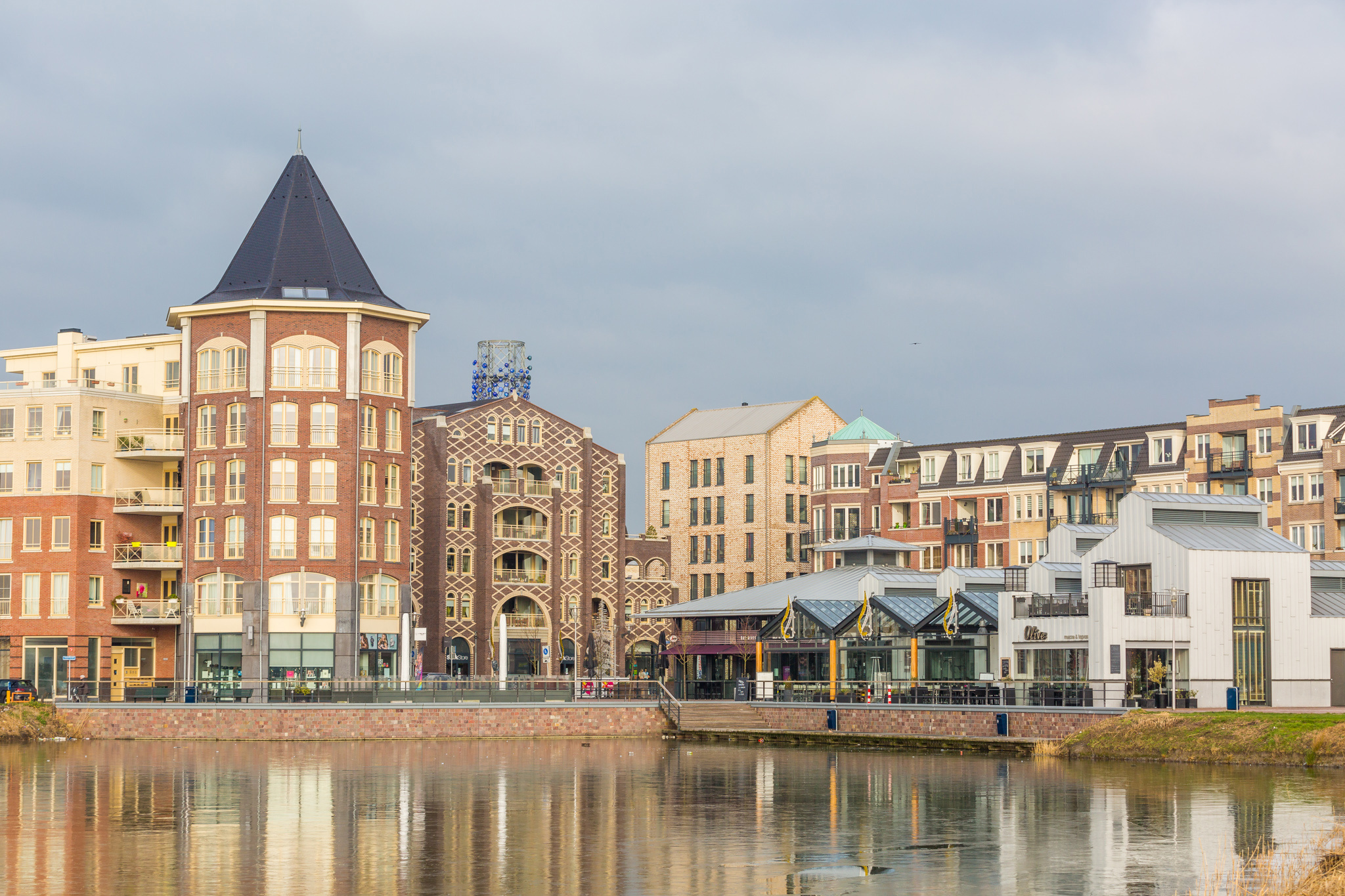 Op deze slide wordt getoond Vleuterweide Winkelcentrum Utrecht ASR Dutch Prime Retail Fund.