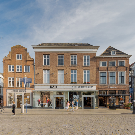 Op deze slide wordt getoond Den Bosch, Markt.